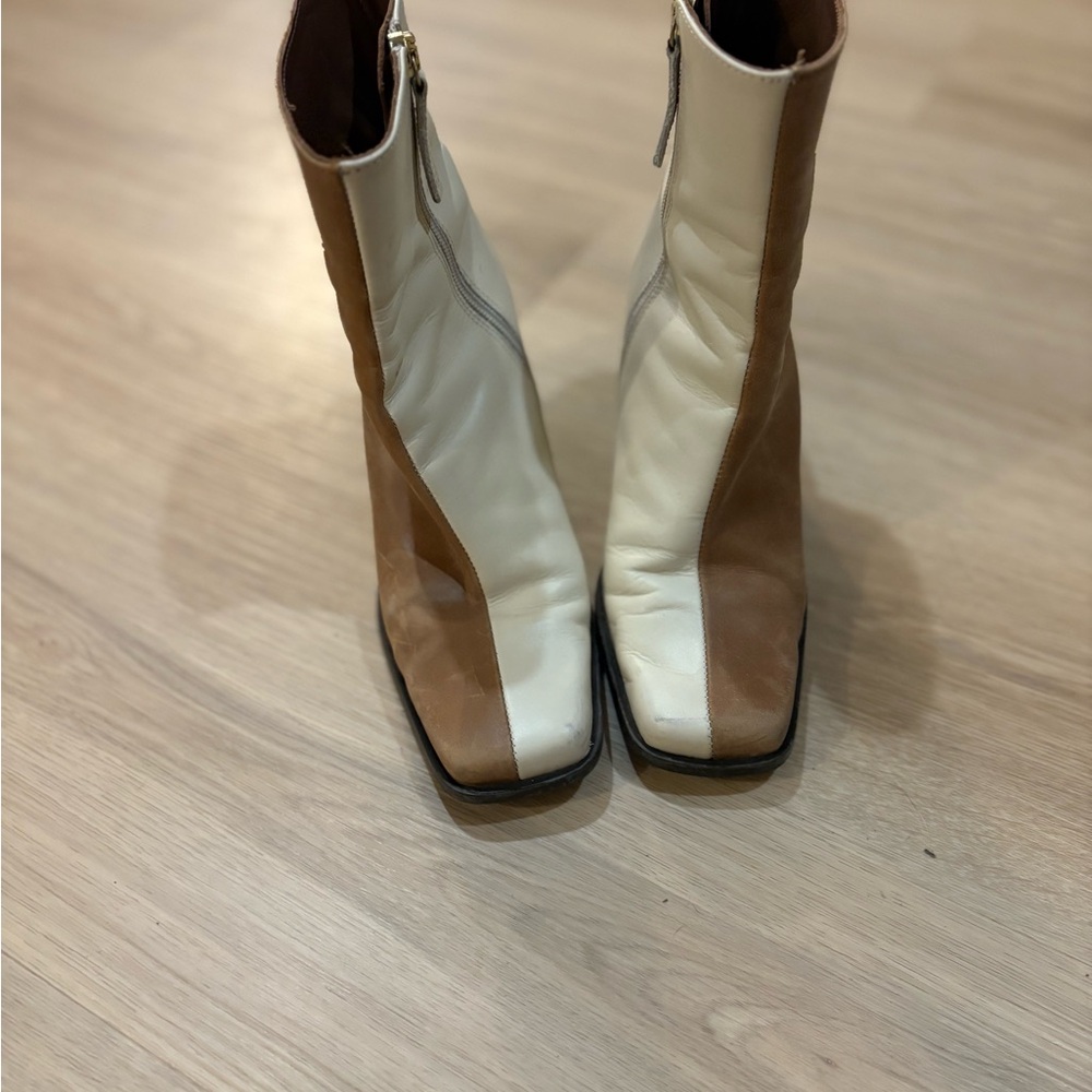ALOHAS TWO TONED BOOTS SIZE 40 FITS LIKE 9 HEELED BOOTIE